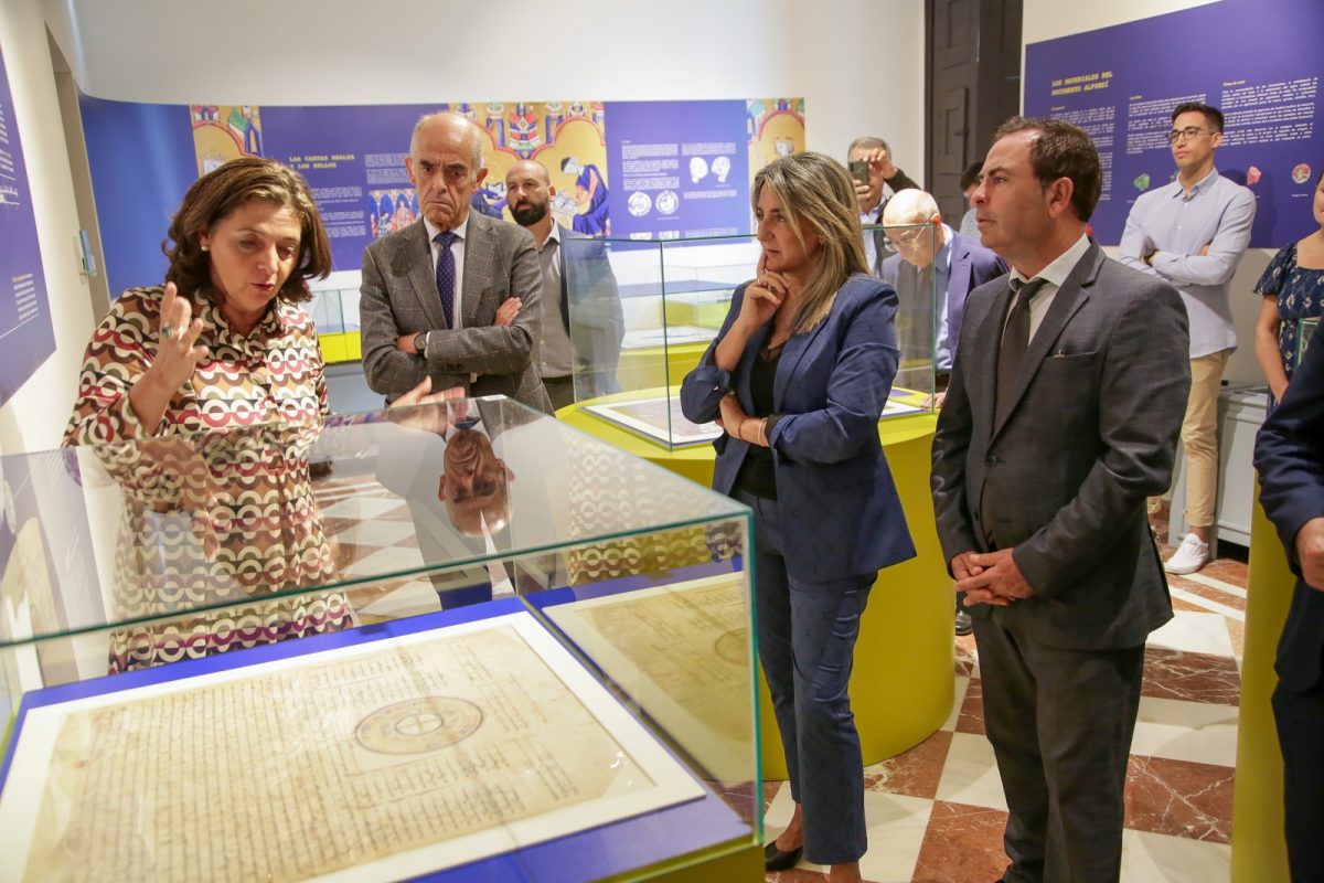 https://www.toledo.es/wp-content/uploads/2022/09/expo_cancilleria_alfonso_x_33-1200x800.jpg. Milagros Tolón inaugura la muestra del Archivo Histórico de la Nobleza sobre los privilegios rodados de Alfonso X