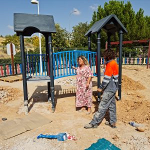 l Ayuntamiento invierte más de 30.000 euros en la mejora y renovación de un área infantil en el barrio de Valparaíso