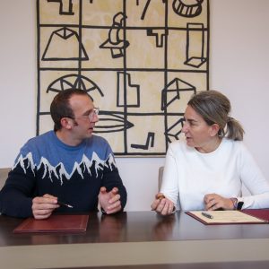 a alcaldesa renueva el compromiso municipal con la reforestación de la Fuente del Moro a través de Arba