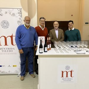 a DO Méntrida exhibe sus vinos en el Centro Cultural San Marcos con el apoyo del Ayuntamiento