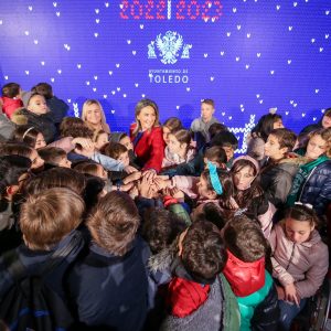 a alcaldesa inaugura el alumbrado navideño desde Zocodover, que ofrecerá a diario un espectáculo de luces y música