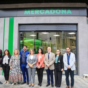 a alcaldesa celebra la apertura del Mercadona de General Villalba que completa los servicios y genera empleo estable