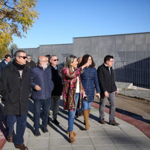 ilagros Tolón supervisa la obra integral del Paseo de Don Vicente donde el Ayuntamiento invierte un millón de euros