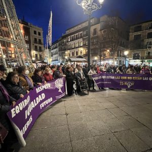 oncentración en Toledo para expresar la repulsa a los crímenes machistas y aislar a quienes niegan la violencia de género