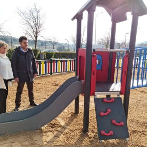 alparaíso cuenta con un nuevo área infantil en la avenida del Madroño gracias a la inversión municipal de 30.000 euros