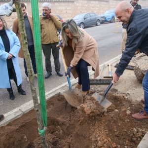 ilagros Tolón anuncia varios proyectos que mejorarán la calidad de vida de los vecinos del barrio de Buenavista