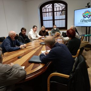 l Ayuntamiento se reúne con los vecinos para preparar el Carnaval de los barrios de Toledo