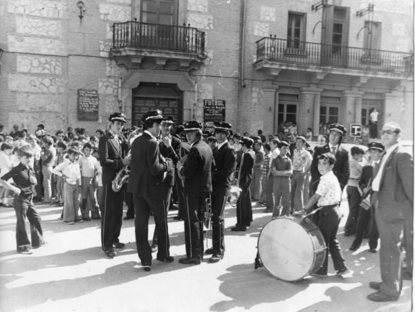09 - 1978-09-20_Consuegra_Banda de Música Municipal en la Plaza de España_Foto Carvajal