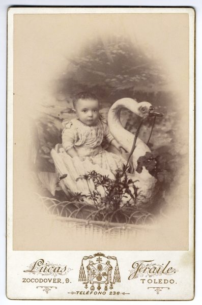 1-03_Hacia 1892-1893 - Retrato de una niña - Foto Pedro Lucas Fraile
