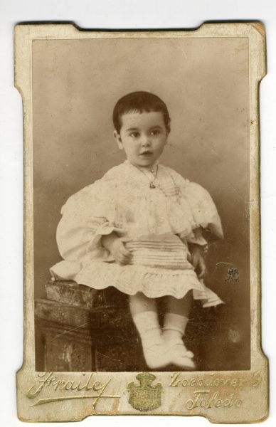 1-15_Hacia 1896-1900 - Retrato de una niña - Foto de Pedro Lucas Fraile