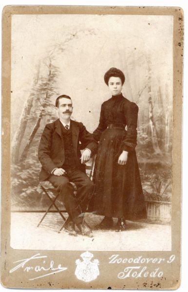 2-04_Hacia 1896-1899 - Retrato de una pareja - Foto de Pedro Lucas Fraile