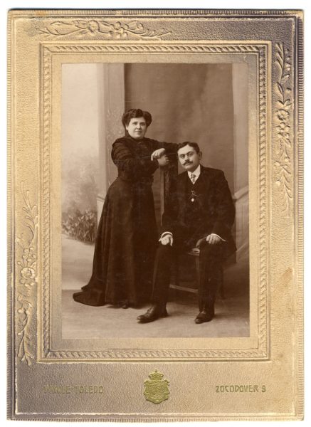 2-18_Hacia 1915 - Retrato de una pareja - Foto de Daniel Lucas Garijo