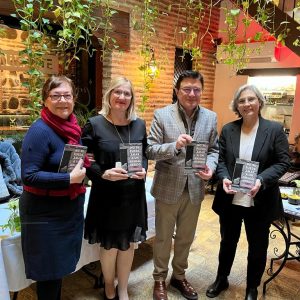 l Gobierno local participa en la presentación del último poemario de Maribel Félix Medina