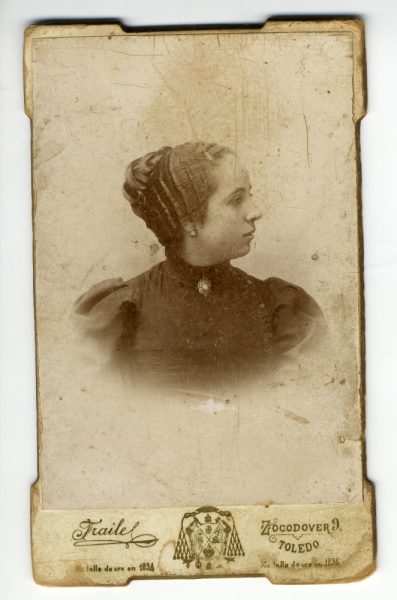 3-05_Hacia 1896 - Retrato de una joven - Foto de Pedro Lucas Fraile