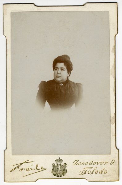 3-15_Hacia 1896-1899 - Retrato de una mujer - Foto de Pedro Lucas Fraile