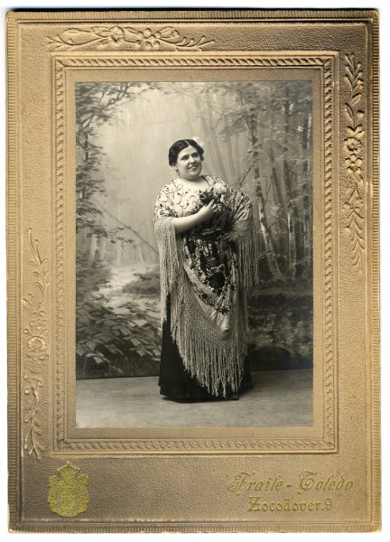 3-25_Hacia 1914 - Retrato de una mujer - Foto de Daniel Lucas Garijo