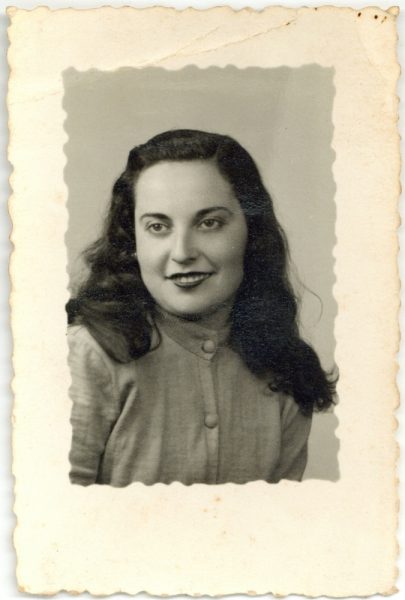 3-31_Hacia 1950-1960 - Retrato de una joven - Foto de Daniel Lucas Garijo