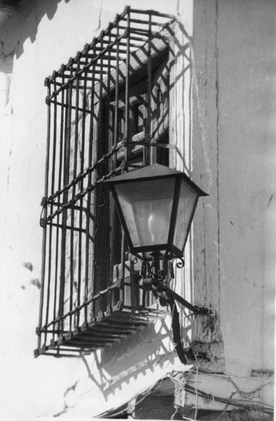 33 - 1988-07-19_Orgaz_Reja de una ventana_Foto Carvajal