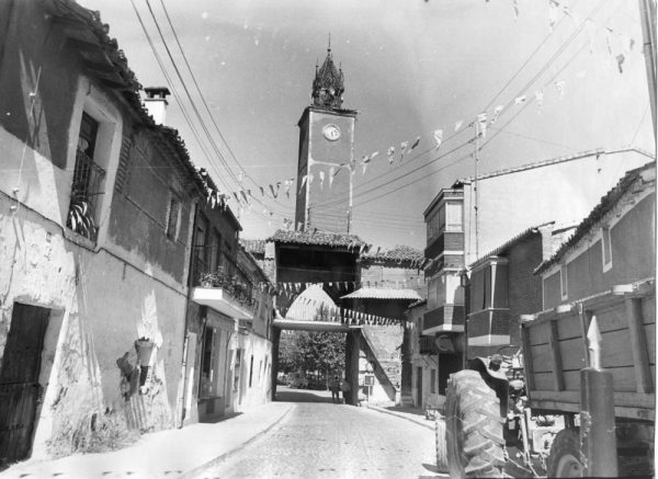 35 - 1987-09-07_Oropesa_Torre del Reloj_Foto Carvajal