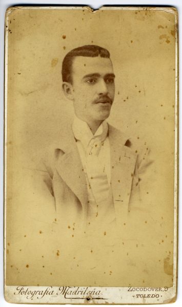4-01_Hacia 1891 - Retrato de un joven - Foto Pedro Lucas Fraile