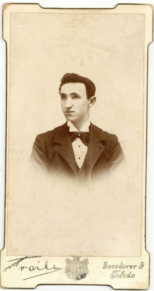 4-07_Hacia 1896-1899 - Retrato de un joven - Foto de Pedro Lucas Fraile
