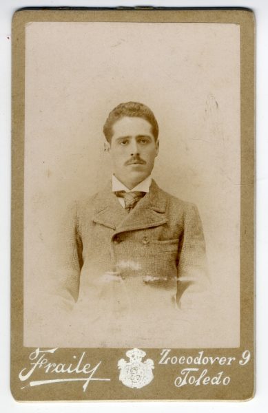4-09_Hacia 1896-1900 - Retrato de un joven - Foto de Pedro Lucas Fraile