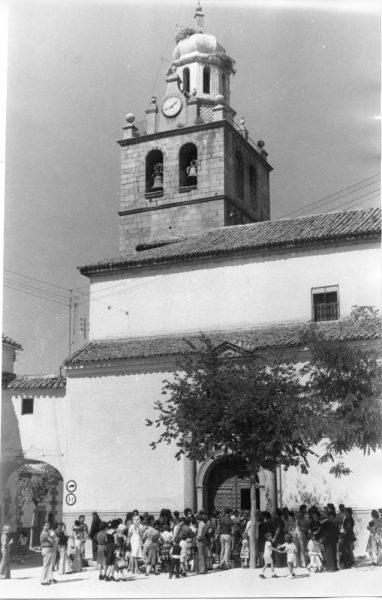 43 - 1985 ca._El Puente del Arzobispo_Iglesia de Santa Catalina_Foto Carvajal