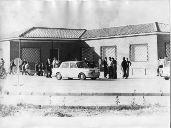 47 - 1976-09-17_Instalaciones de la Dirección General de Tráfico para los exámenes de conducir, en el Polígono Industrial_Foto Carvajal