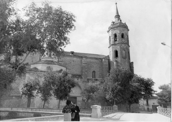 51 - 1985 ca._Tembleque_Iglesia de Nuestra Señora de la Asunción_Foto Carvajal