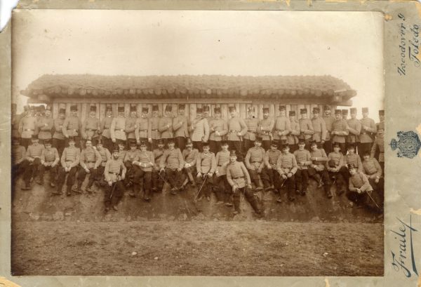 6-02_Hacia 1896-1900 - Grupo de militares - Foto de Pedro Lucas Fraile