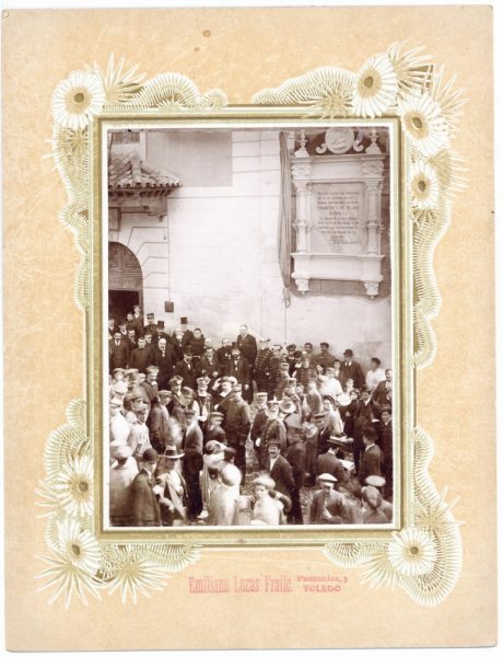 6-13_1907 - Grupo de personas en el descubrimiento de la lápida dedicada a Rojas Zorrilla - Foto de Emiliano Lucas Fraile