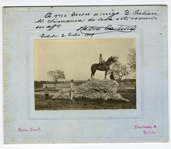 6-17_1909 - Militares sobre ruinas arqueológicas - Foto de Pedro Lucas Fraile