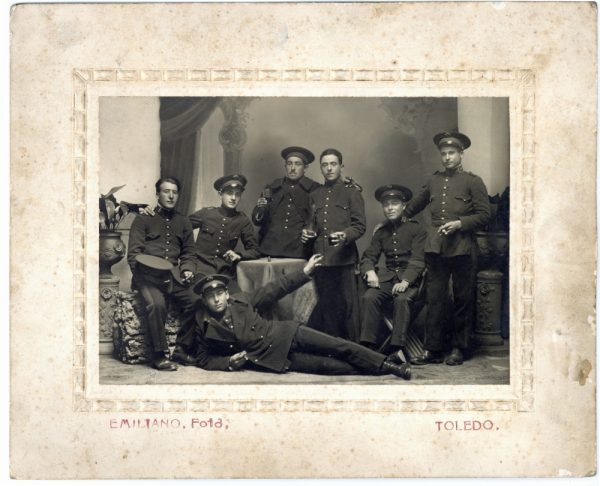 6-21_Hacia 1915-1918 - Grupo de jóvenes militares - Foto de Emiliano Lucas Fraile