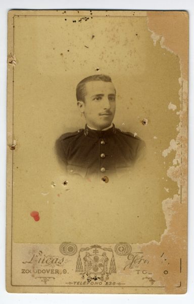 7-02_Hacia 1892 - Retrato de un alumno de la Academia de Infantería - Foto Pedro Lucas Fraile