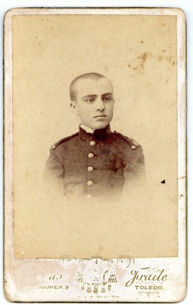 7-03_Hacia 1894 - Retrato de un alumno de la Academia de Infantería - Foto Pedro Lucas Fraile
