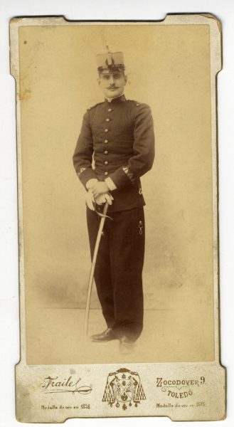 7-07_Hacia 1896 - Retrato de un alumno de la Academia de Infantería - Foto de Pedro Lucas Fraile