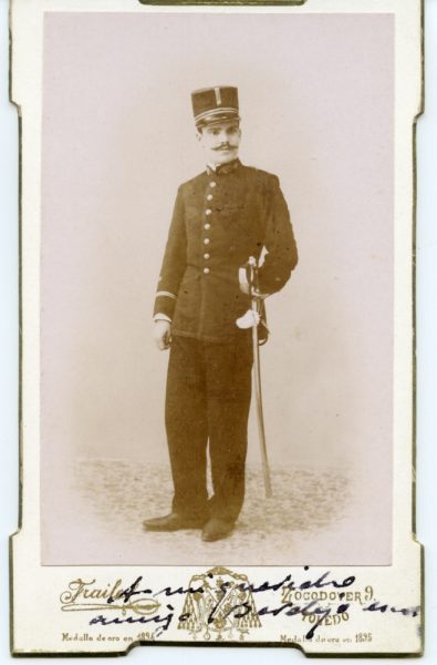 7-08_1896 - Retrato de un alférez de Infantería - Foto de Pedro Lucas Fraile