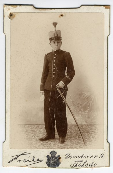 7-09_Hacia 1896-1899 - Retrato de un alumno de la Academia de Infantería - Foto de Pedro Lucas Fraile