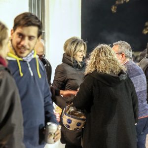 a alcaldesa comparte la festividad de la Candelaria con los vecinos y vecinas de San Antón
