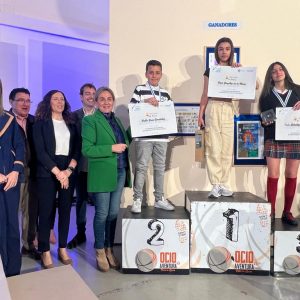 a alcaldesa participa en la entrega de premios del VI Certamen de Dibujo organizado por el Ayuntamiento de Toledo y Tagus