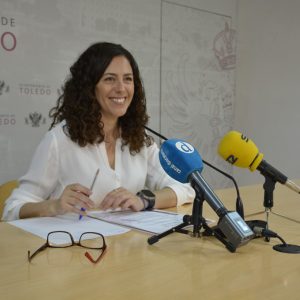 l Ayuntamiento renueva los convenios con la Real Academia y con las asociaciones de floristas y de librerías y papelerías