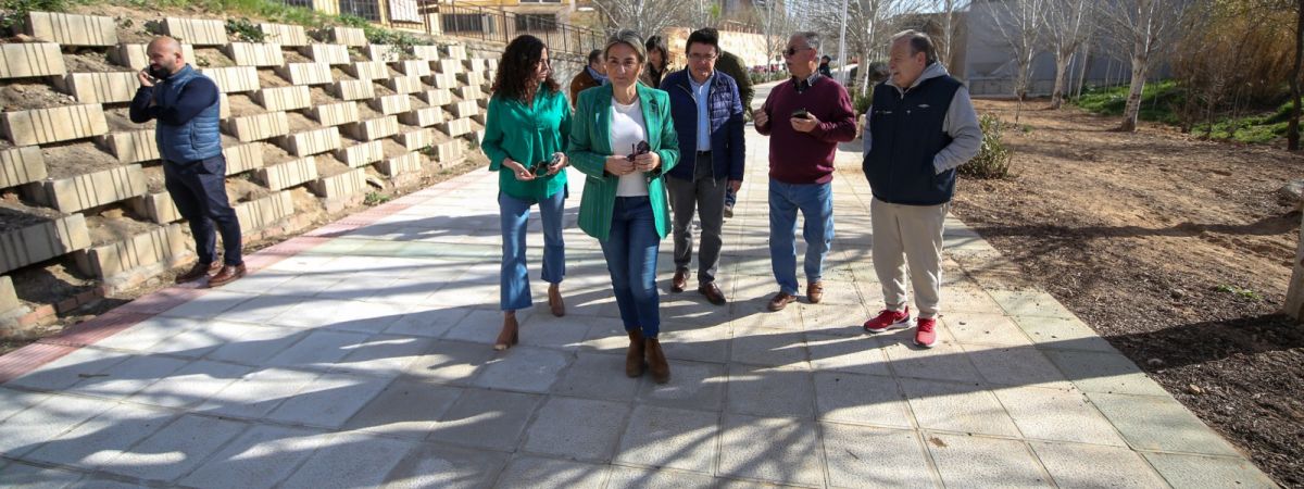 La alcaldesa visita la obra del Paseo…