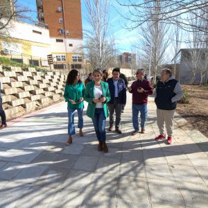 a alcaldesa visita la obra del Paseo de Don Vicente que ha sido reforzada para mayor seguridad en la canalización del arroyo