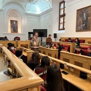 a alcaldesa comparte con los alumnos y alumnas del Princesa Galiana los proyectos de renovación y mejora de Santa Bárbara