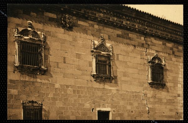 031_Toledo - Detalle de la fachada del Hospital de Santa Cruz = Tolède - Détail de la façade de l'Hôpital de Sainte-Croix