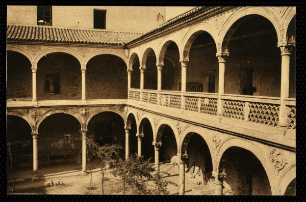 12 - Toledo - Claustro del Hospital de Santa Cruz
