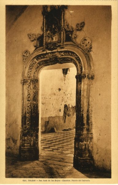 13 - Toledo - San Juan de los Reyes - Claustro. Puerta del Calvario
