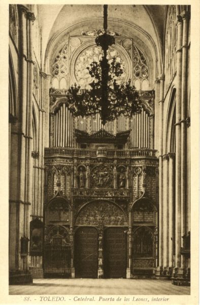 28 - Toledo - Catedral. Puerta de los Leones, interior