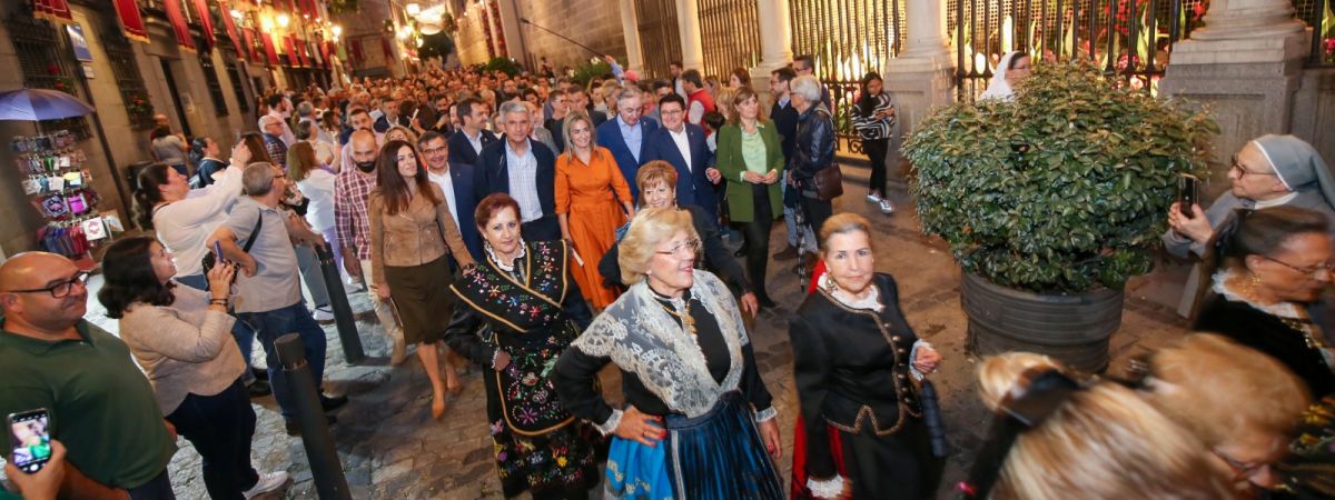 La Corporación Municipal, encabezada por la alcaldesa…