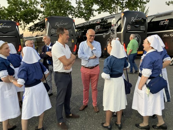 Velázquez acompaña en la salida a medio millar de toledanos que participa en la peregrinación de la Hospitalidad Nuestra Señora de Lourdes 5